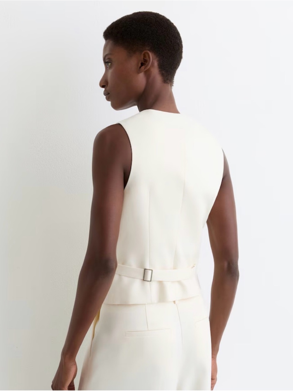 Reiss Button-Through Tailored Waistcoat - Picture 4 of 8